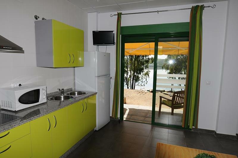 Apartamentos Villa Vacacional Castuera ภายนอก รูปภาพ